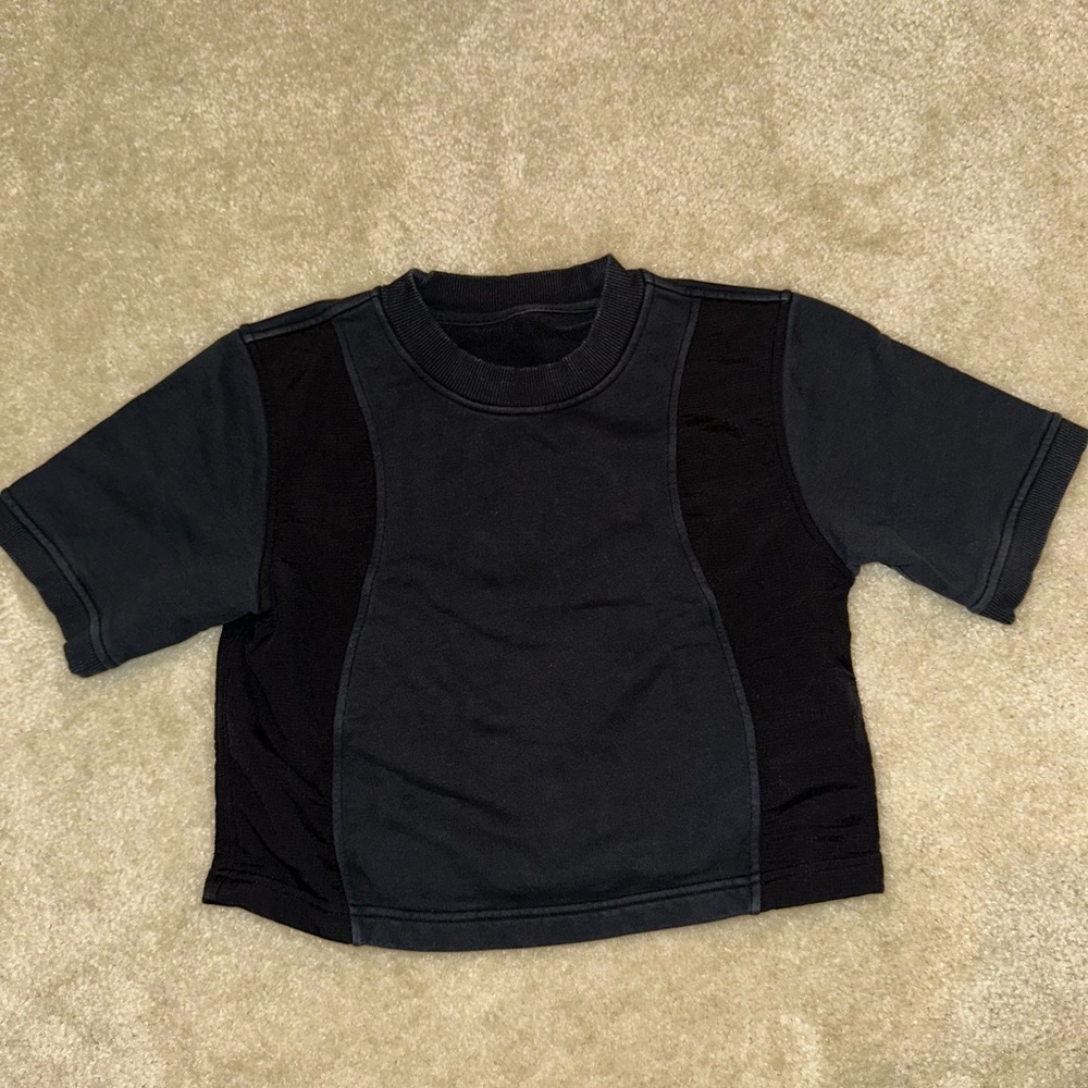 lululemon athletica Dark Gray Short Sleeve cropped Tee